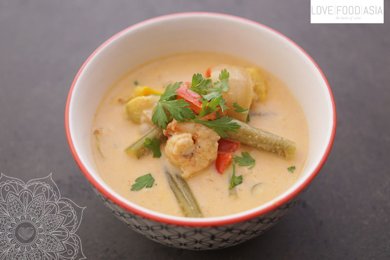 Red Thai Curry with Salmon and Prawns