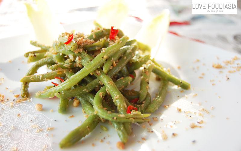 Grüner Bohnensalat mit knusprigem Topping