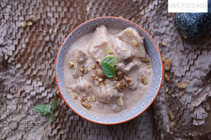 Massaman Curry mit Hähnchen