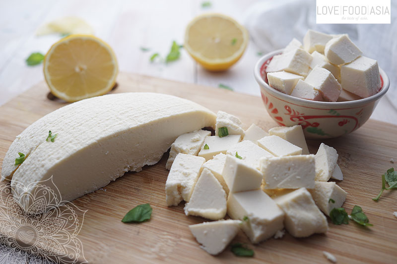 Hausgemachter indischer Frischkäse (Paneer) - Love.Food.Asia.