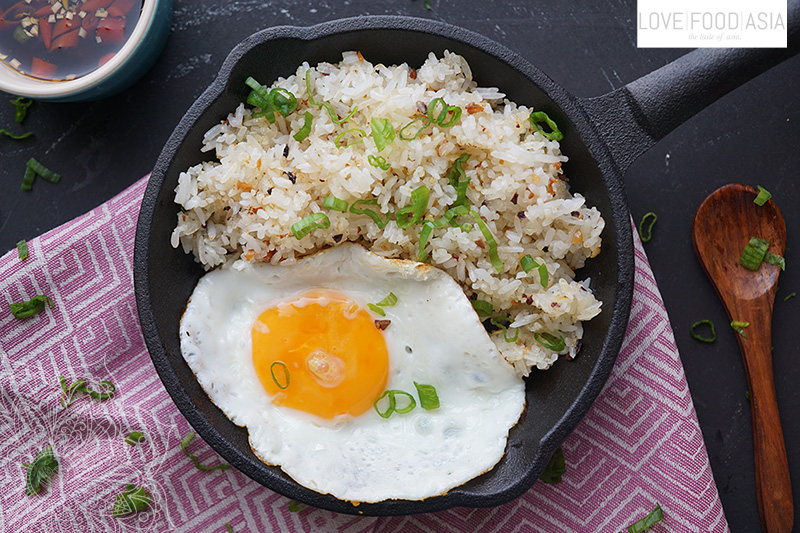 Filipino Fried Garlic Rice (Sinangag)